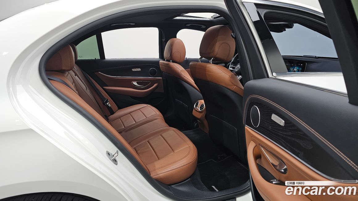 Mercedes-Benz E-Class 2021