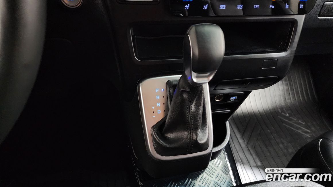 Hyundai Staria 2025
