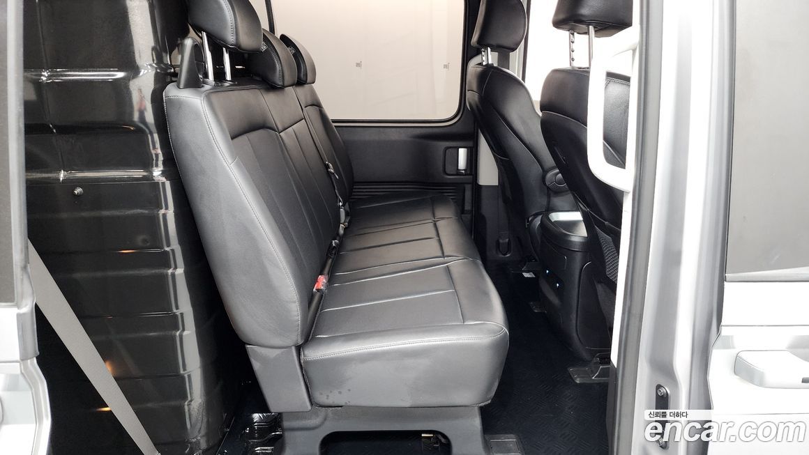 Hyundai Staria 2025