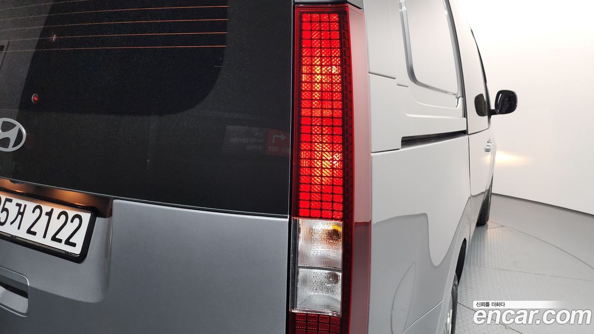 Hyundai Staria 2025