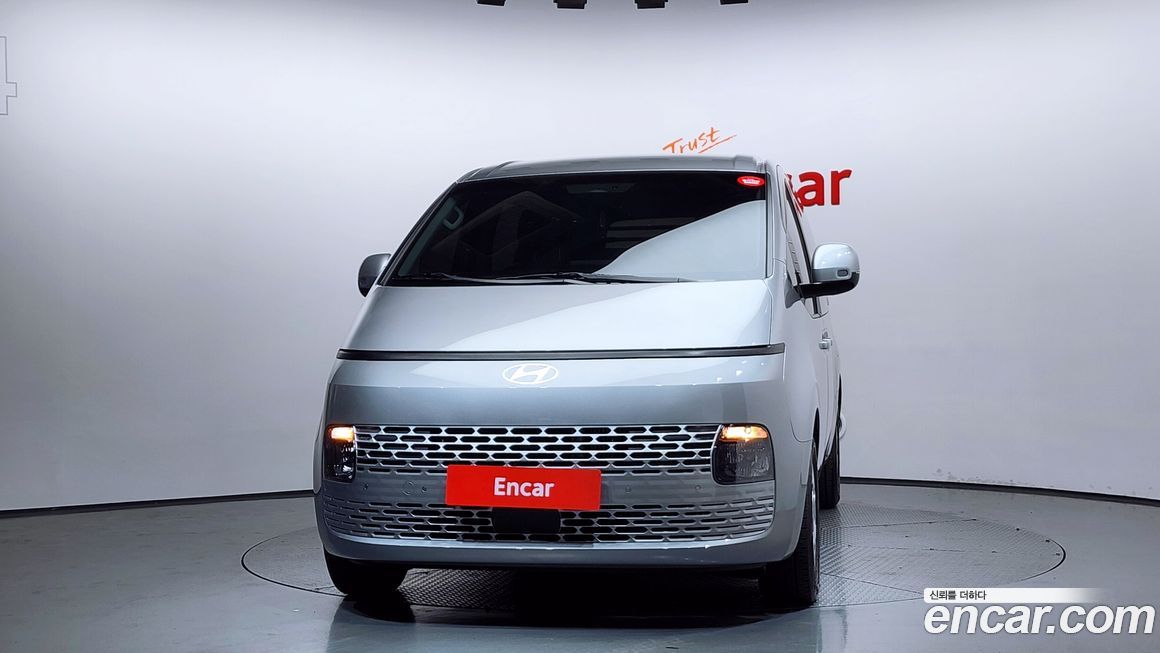 Hyundai Staria 2025