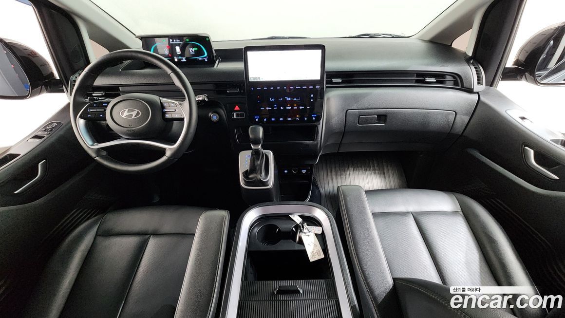 Hyundai Staria 2025