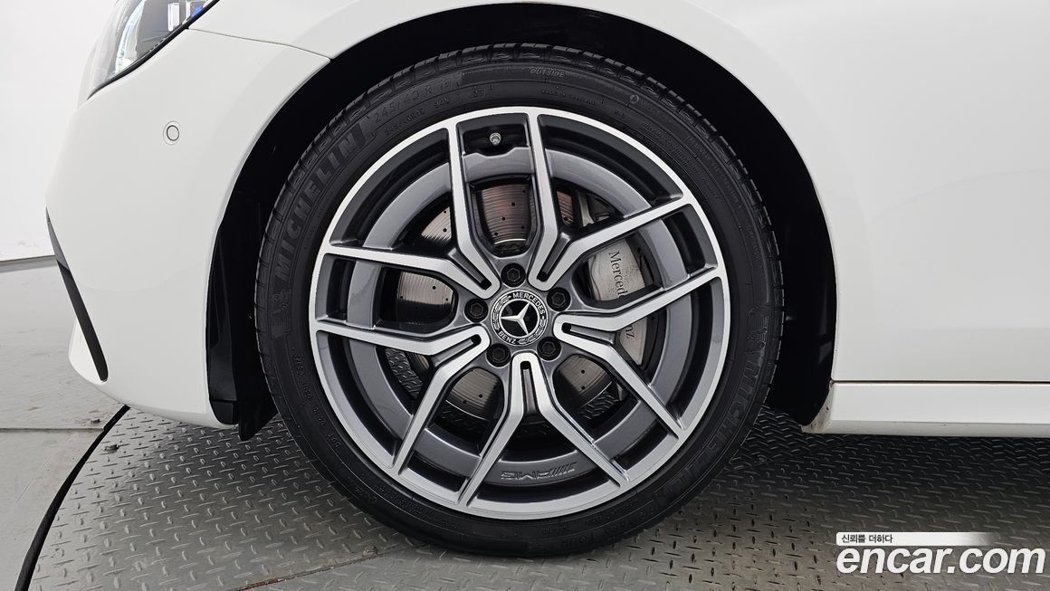 Mercedes-Benz E-Class 2021