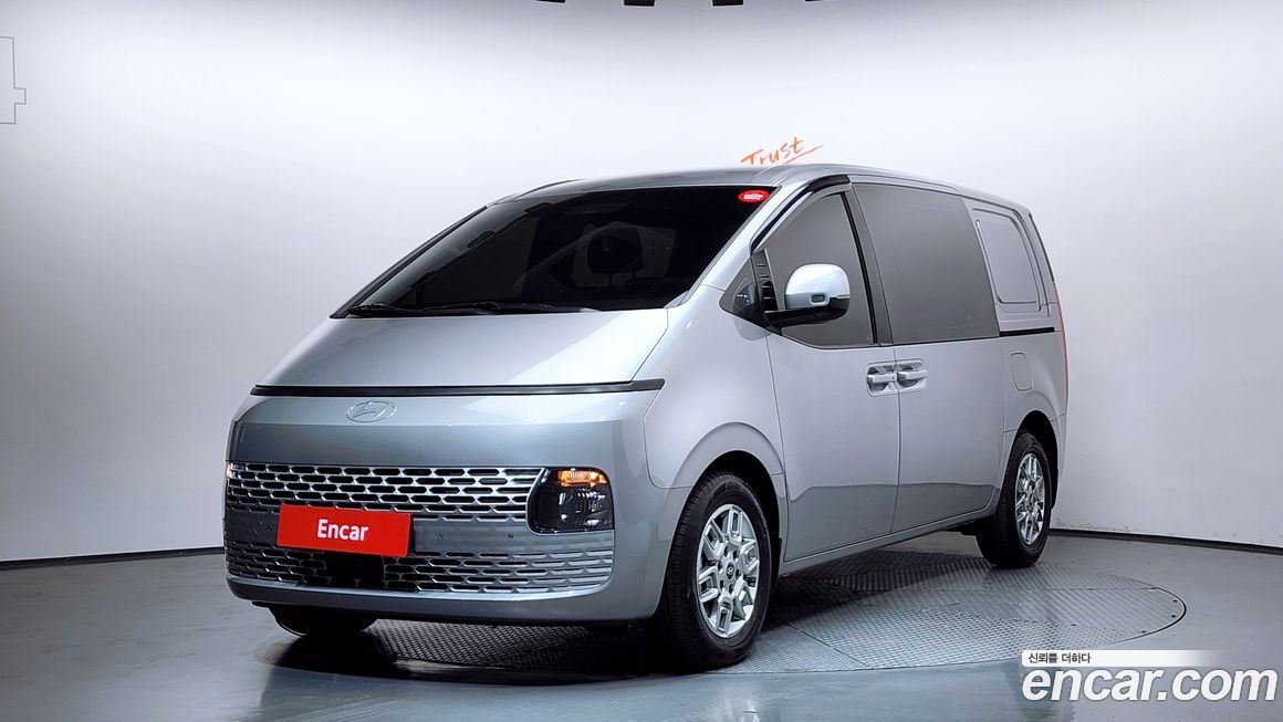 Hyundai Staria 2025