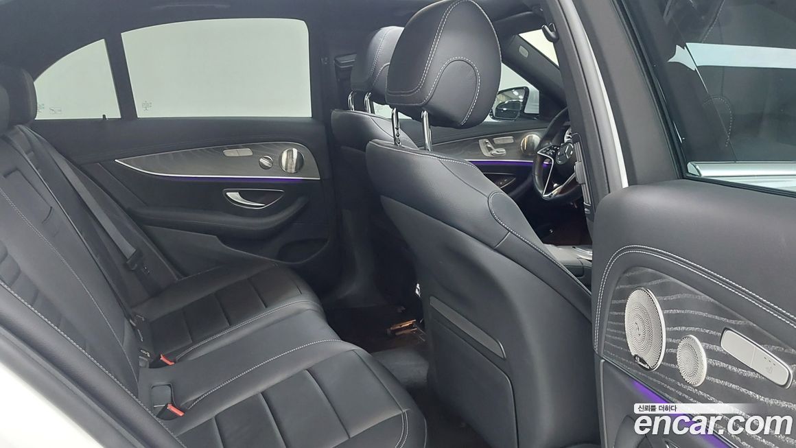 Mercedes-Benz E-Class 2022