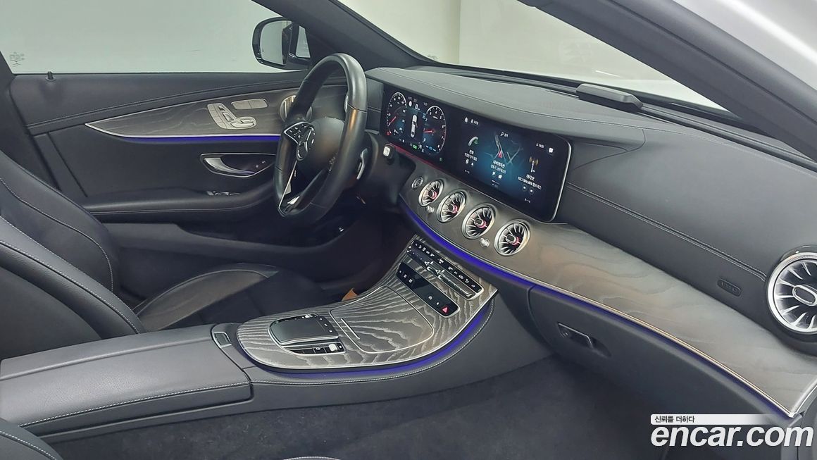 Mercedes-Benz E-Class 2022