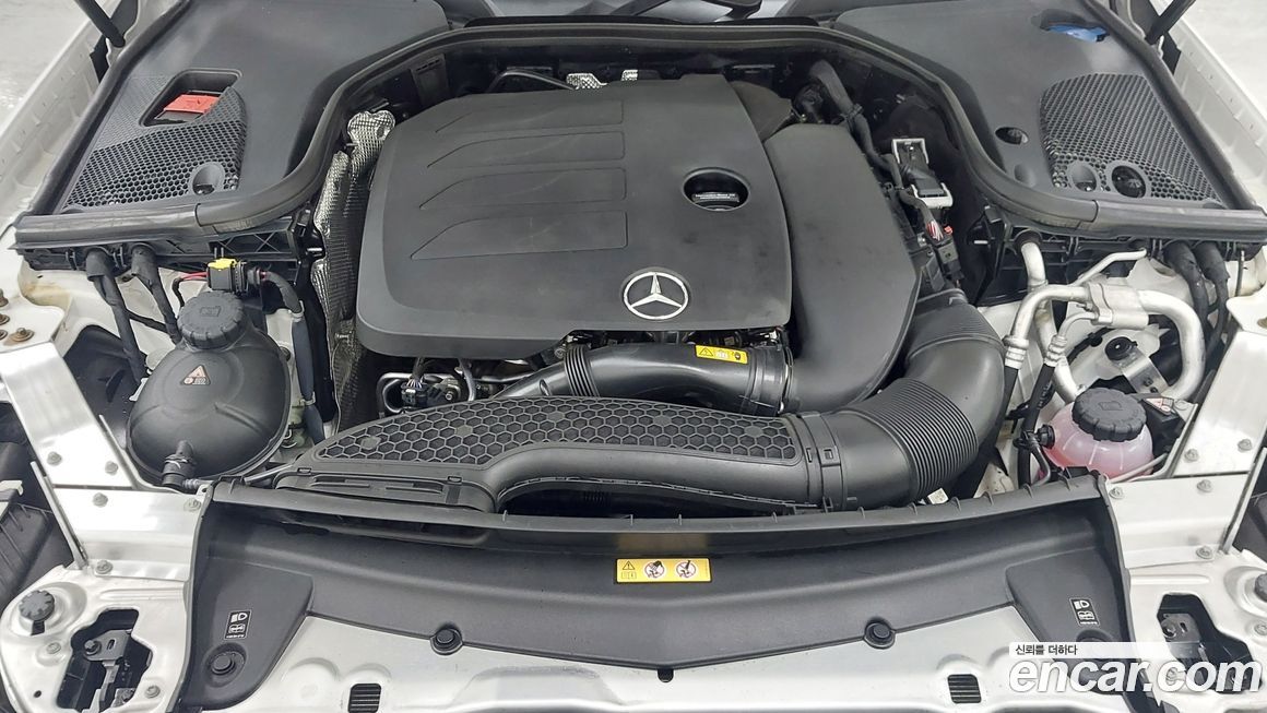 Mercedes-Benz E-Class 2022