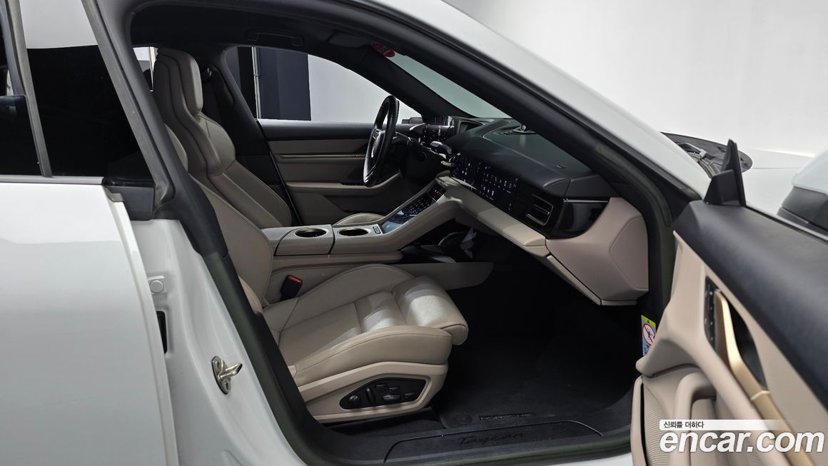 Porsche Taycan 2023