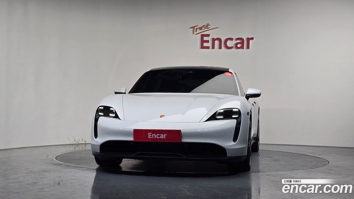 Porsche Taycan 2023