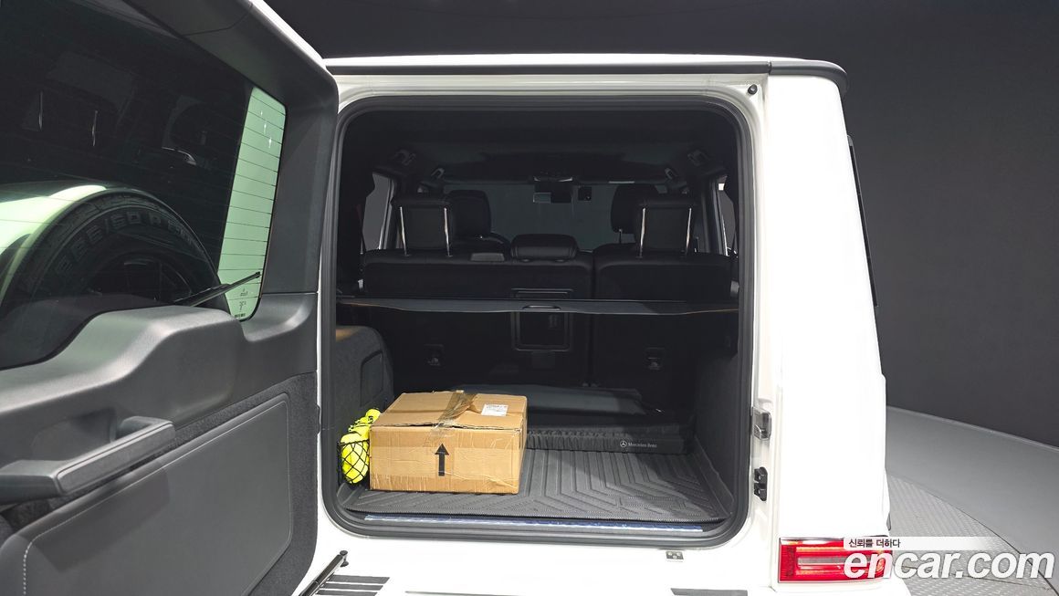 Mercedes-Benz G-Class 2024