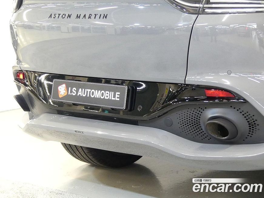 Astonmartin DBX 2022