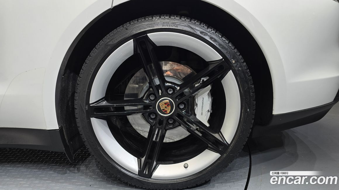 Porsche Taycan 2023