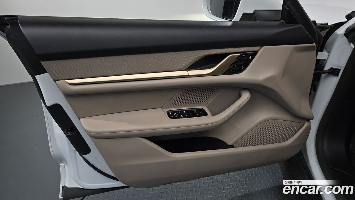 Porsche Taycan 2023