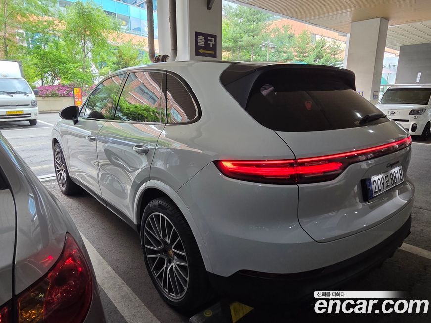 Porsche Cayenne 2022