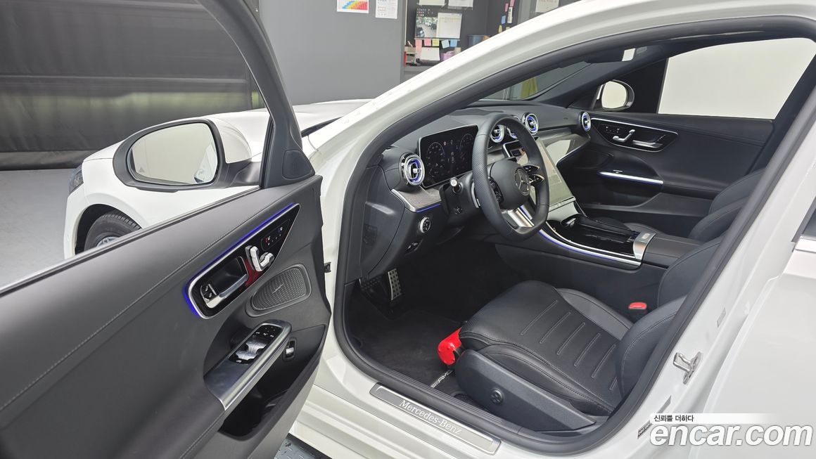 Mercedes-Benz C-Class 2025