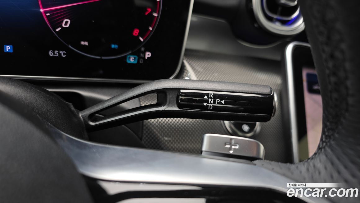 Mercedes-Benz C-Class 2025