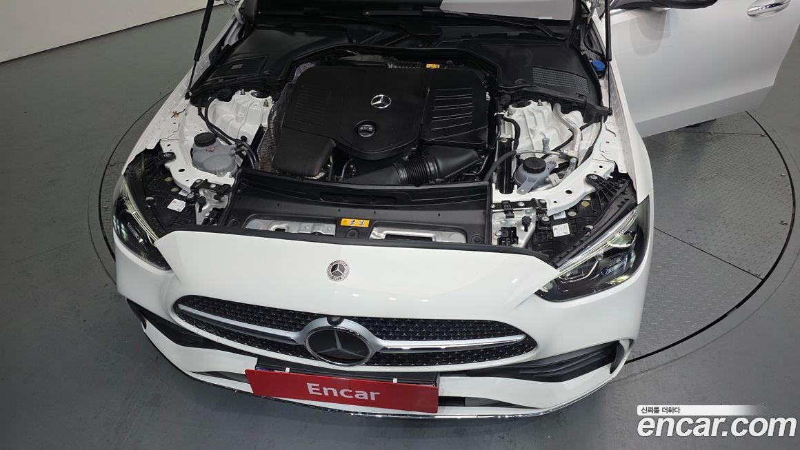 Mercedes-Benz C-Class 2025