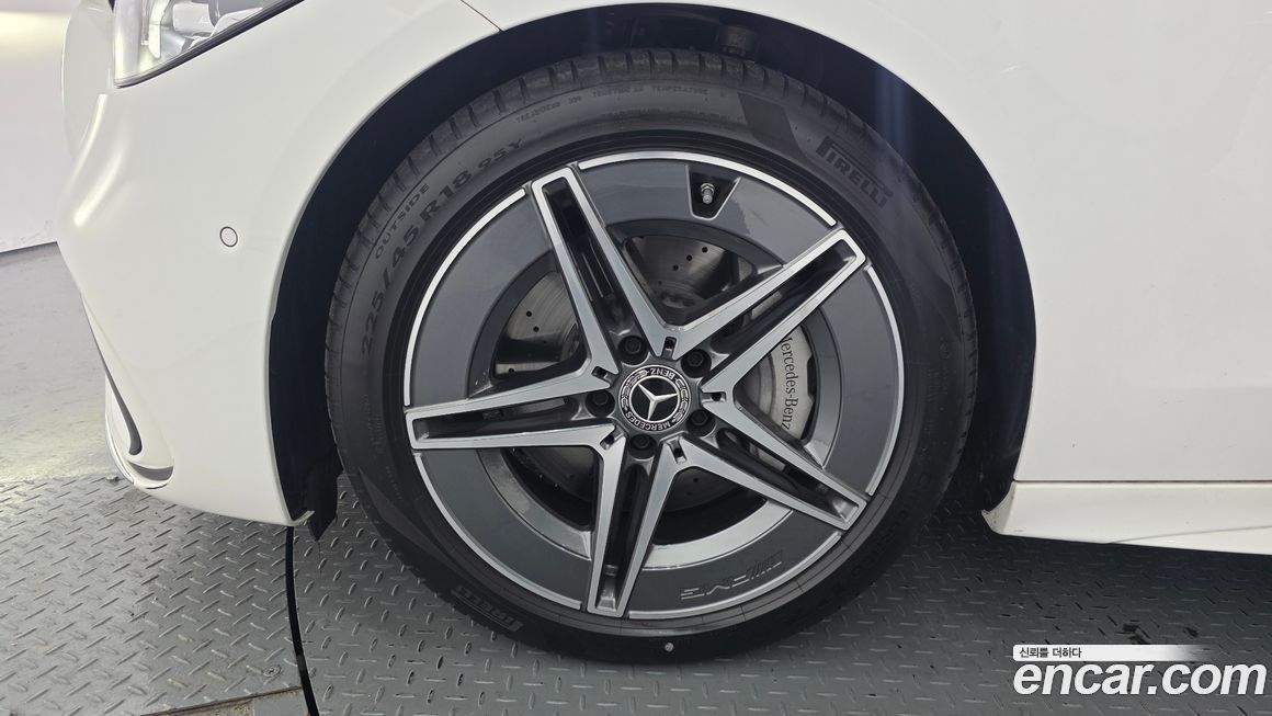 Mercedes-Benz C-Class 2025