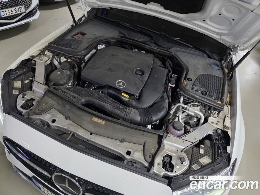Mercedes-Benz E-Class 2022