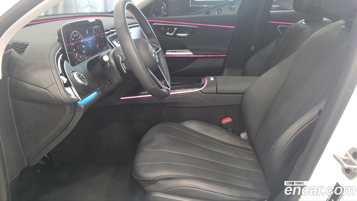 Mercedes-Benz E-Class 2024