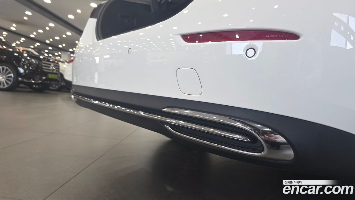 Mercedes-Benz E-Class 2024