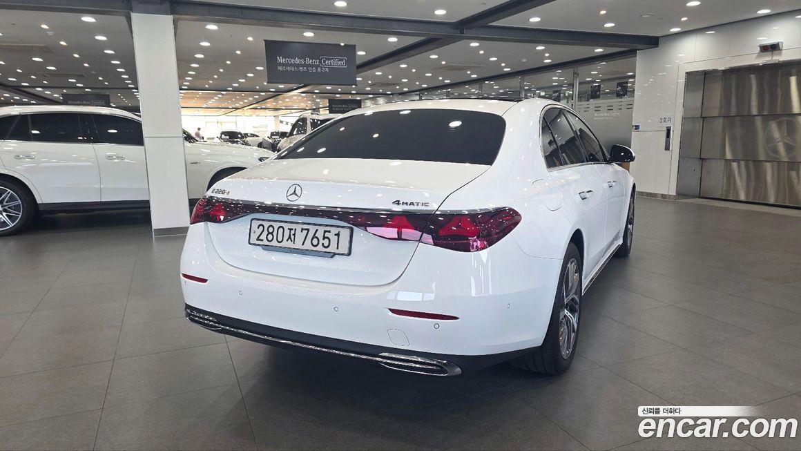 Mercedes-Benz E-Class 2024