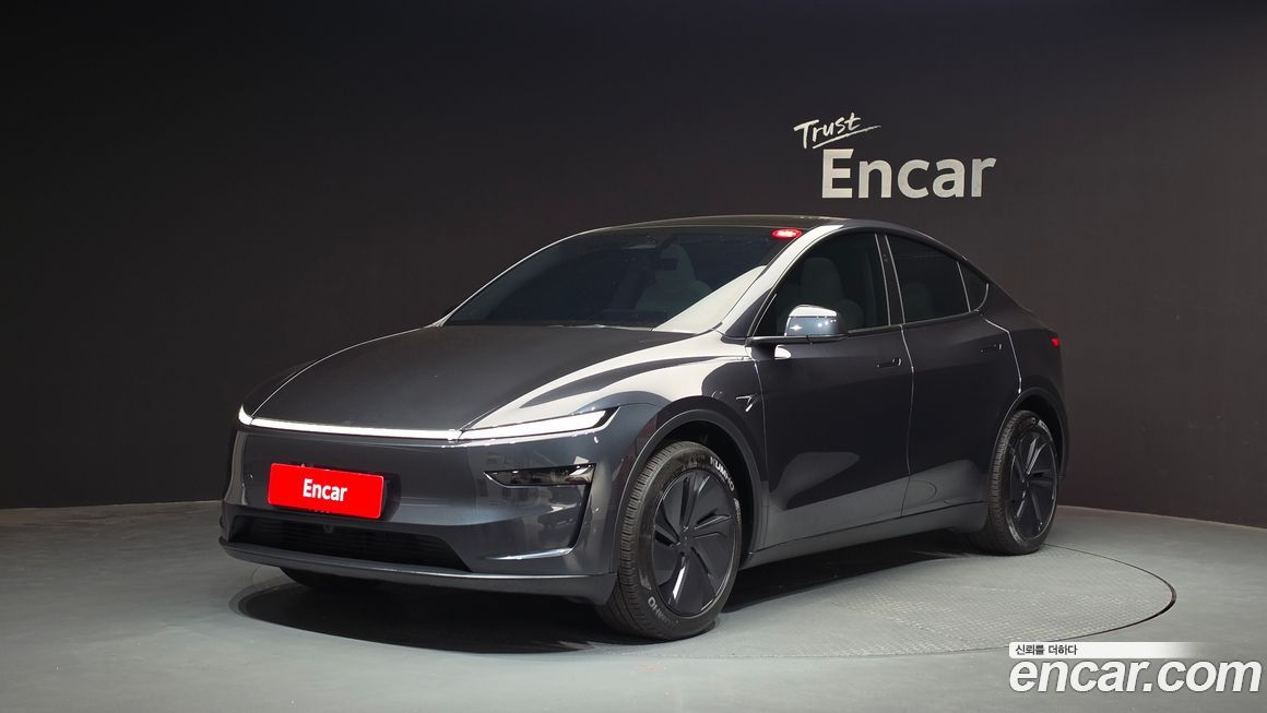 Tesla Model Y 2025