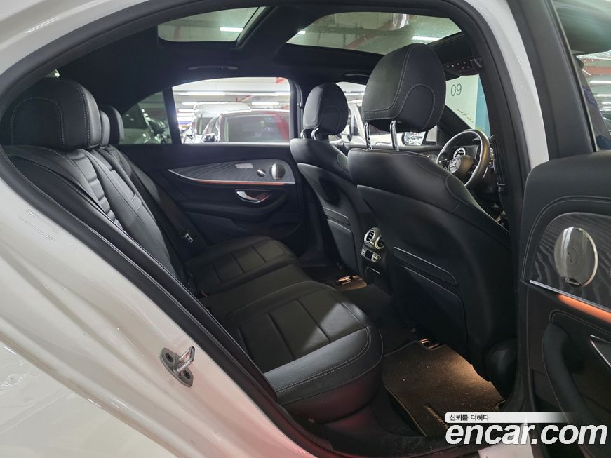 Mercedes-Benz E-Class 2022