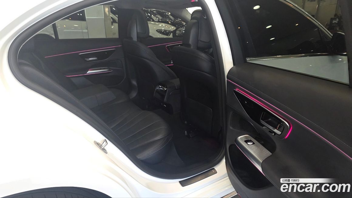 Mercedes-Benz E-Class 2024