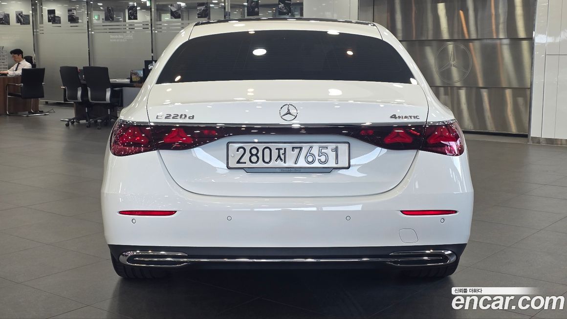 Mercedes-Benz E-Class 2024