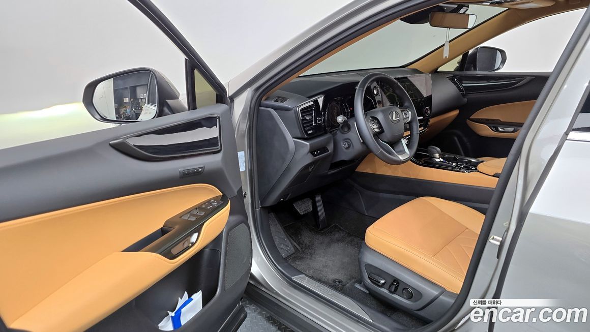 Lexus NX 2025