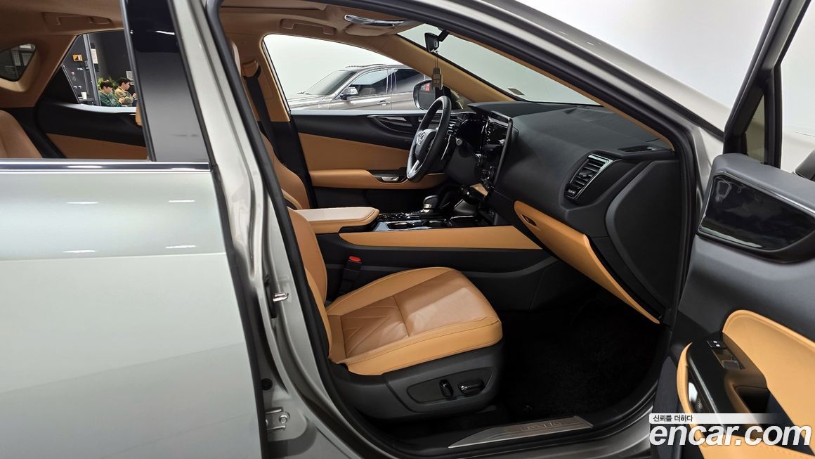 Lexus NX 2025