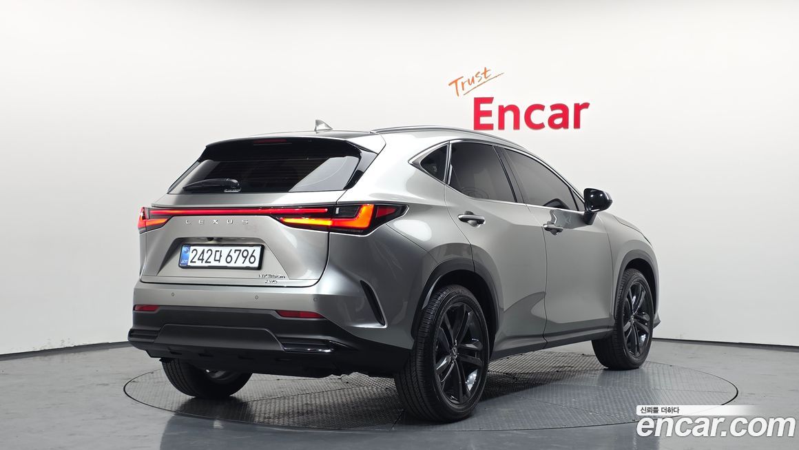 Lexus NX 2025