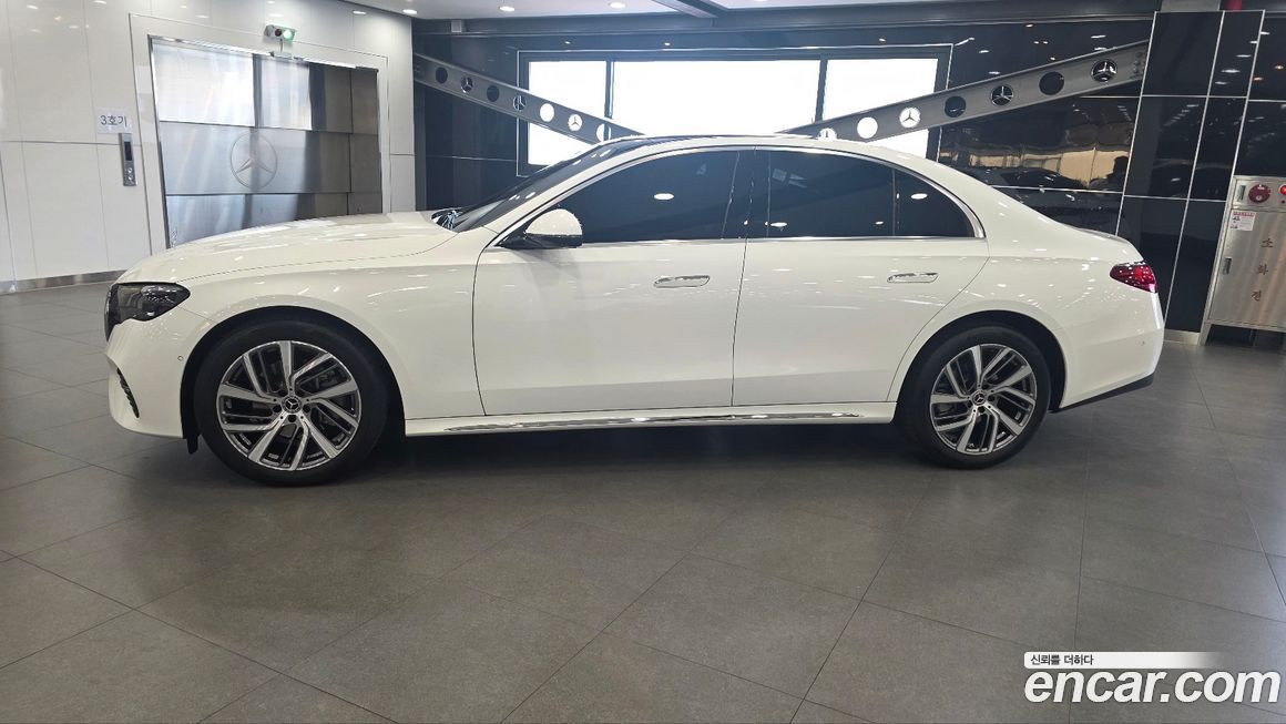 Mercedes-Benz E-Class 2024