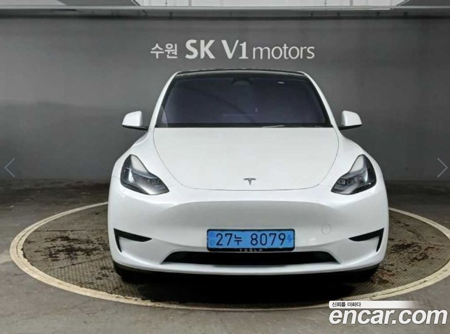 Tesla Model Y 2025