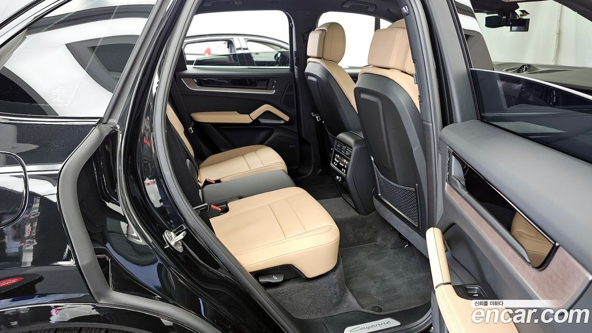 Porsche Cayenne 2025