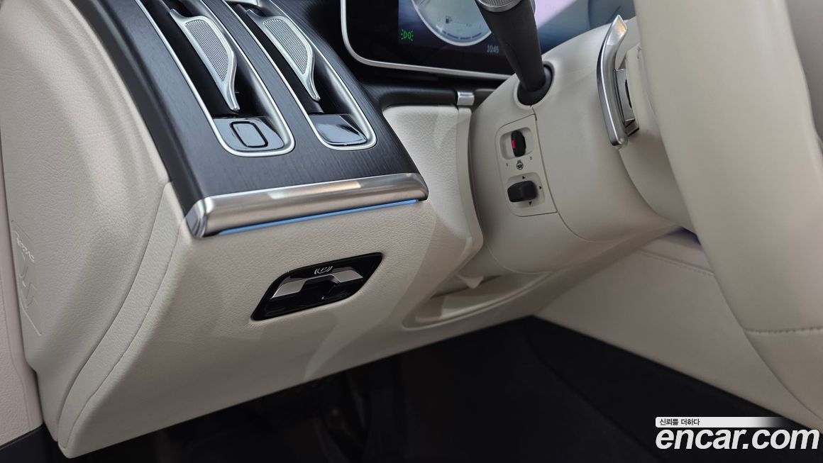 Mercedes-Benz S-Class 2024