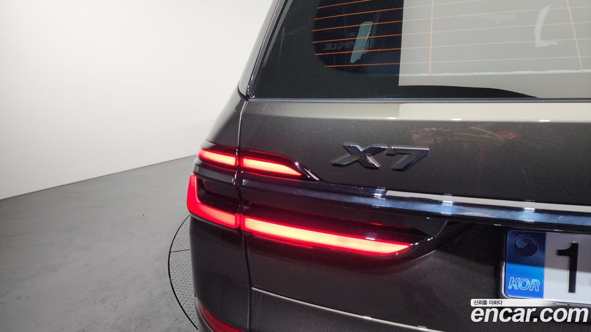 BMW X7 2025