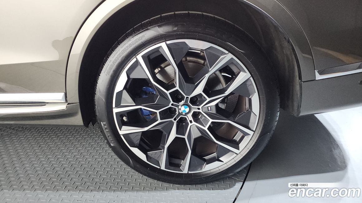 BMW X7 2025