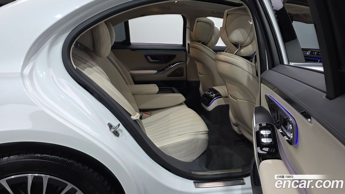Mercedes-Benz S-Class 2024