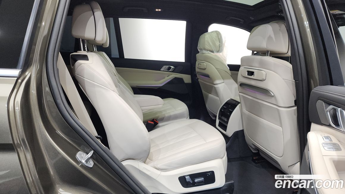 BMW X7 2025
