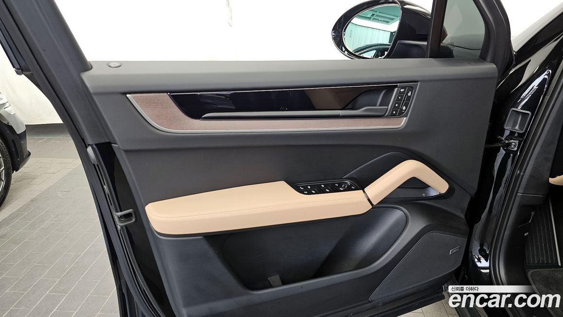 Porsche Cayenne 2025