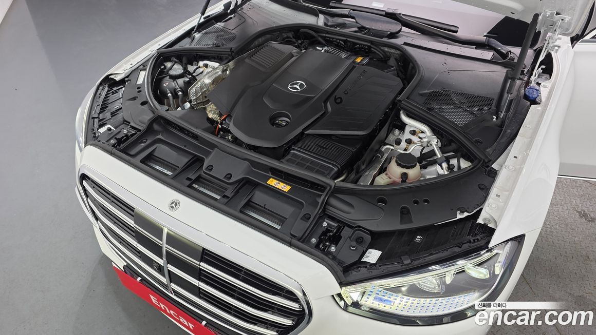 Mercedes-Benz S-Class 2024