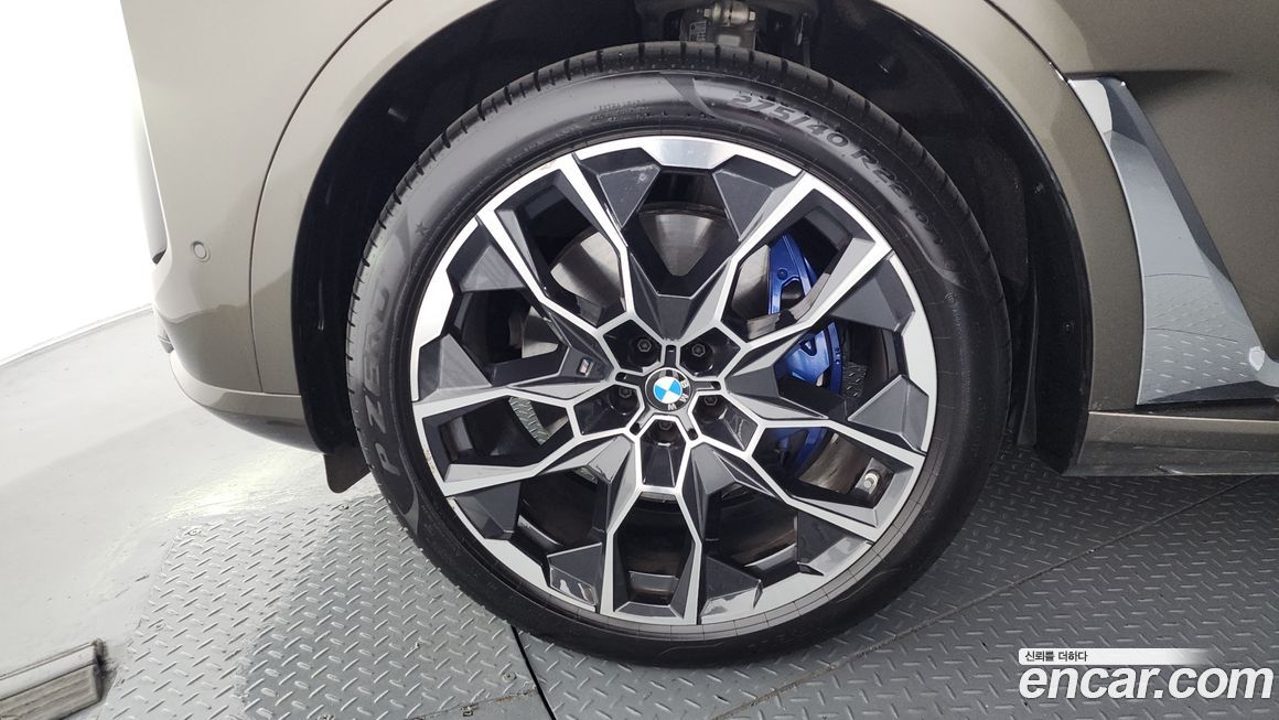 BMW X7 2025
