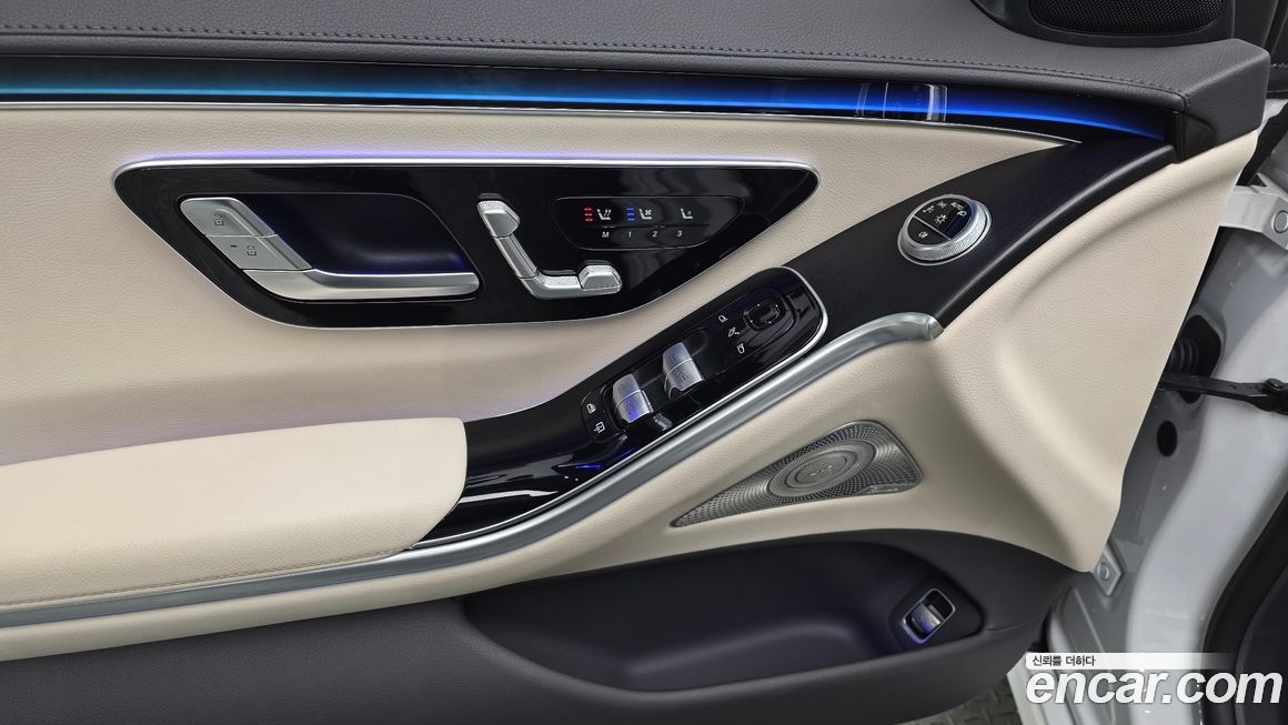 Mercedes-Benz S-Class 2024