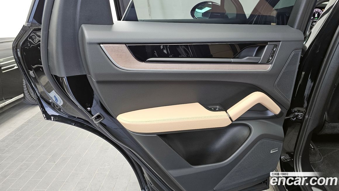 Porsche Cayenne 2025