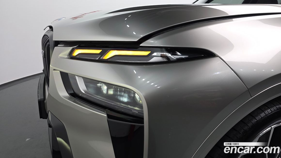 BMW X7 2025