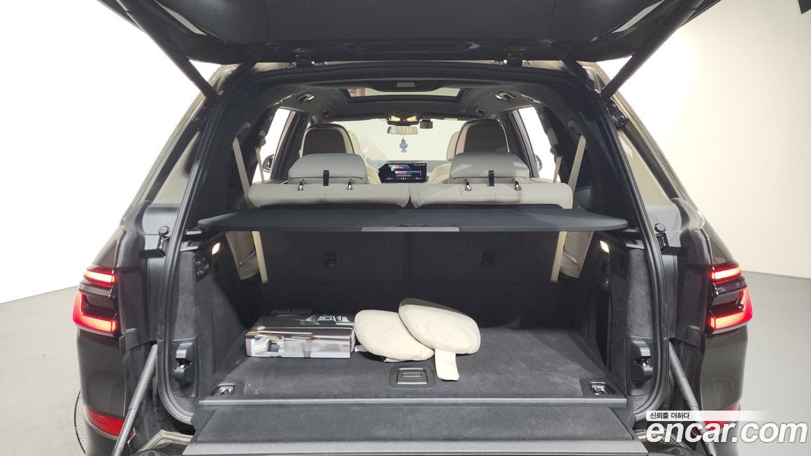 BMW X7 2025