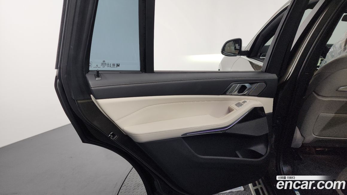 BMW X7 2025
