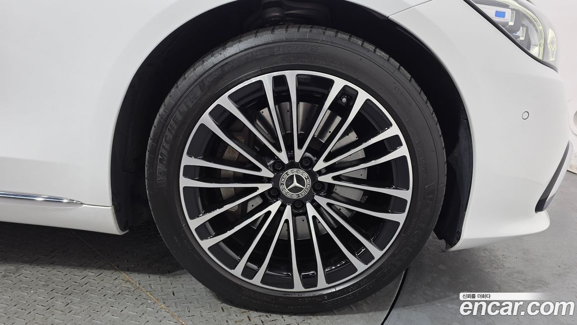 Mercedes-Benz S-Class 2024